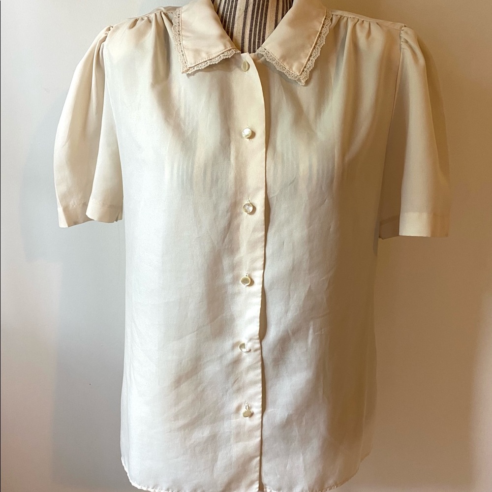 Vintage Peter Pan collar puff sleeve blouse